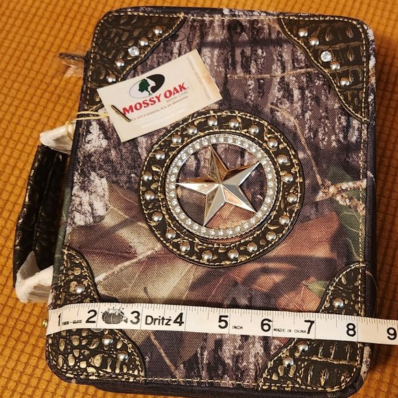 Brand New Mossy Oak Studded Bible Covers (1 Available) - Picture 2 of 16